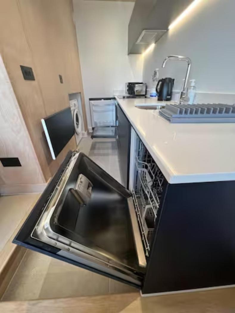 Two Bedrooms Exquisite En-Suite Apartment Deansgate แมนเชสเตอร์ ภายนอก รูปภาพ